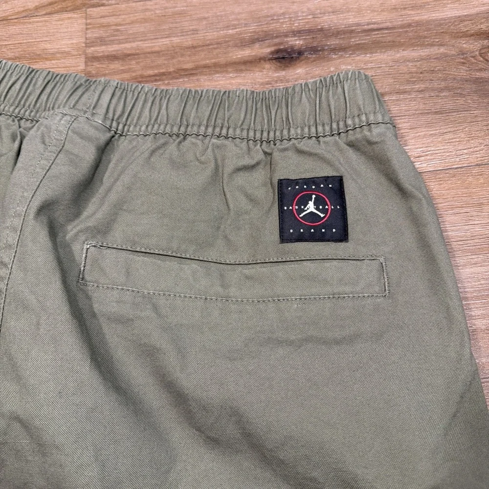 Air Jordan Essentials Pants Men's SMALL Green Woven Standard Fit HF9329-222
